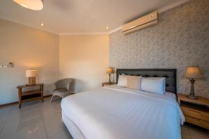 Exclusive 3BR Pool Villa 700m from Seminyak Beach