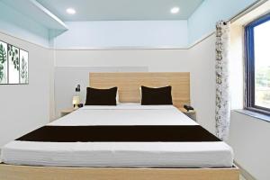 Hotel O White House
