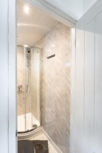Luxurious 4 bedroom in Milton Keynes