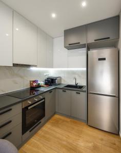 Twin Superior Suites-2nd floor-balcony-250m metro station