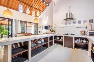 VILLA Surya 3 rooms , waterpool, near the ocean