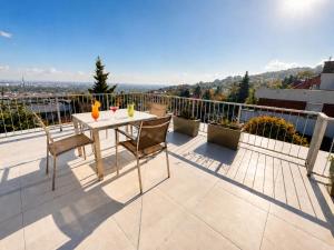 Luxury Penthouse on Rosehill with free garage