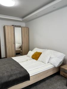 Chain Bridge Apartment