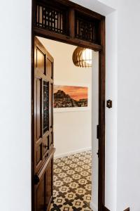 Historic apartment by Mercado Central by NRAS