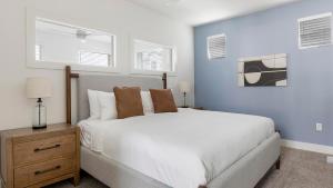 Landing Stylish 1BD Clubhouse