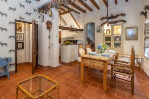 Casa medieval reformada en uno de los pueblos más bonitos de Girona, con aire acondicionado y Wi-fi