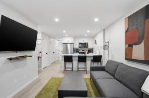 Modern 1BR South Health Campus Free Parking