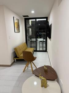 Apartamento Lirios, 2 habitaciones 1 Estudio N11