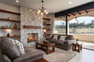 Malanquin Golf Community, 4BR Modern Home with Pool & Backyard
