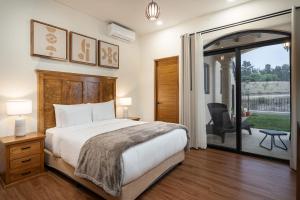 Malanquin Golf Community, 4BR Modern Home with Pool & Backyard