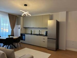 Cristina Home 2