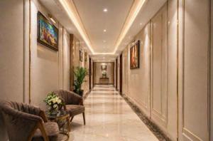 HOTEL VISHAL RESIDENCY NEAR INTERNATIONAL AIRPORT with FREE AIRPORT DROP