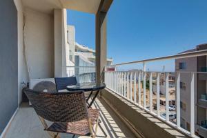 Swieqi, Luxury Apartment, 3BD - 2 BH, Sleeps 6