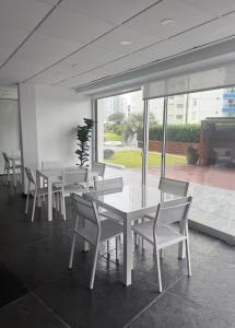 Depto en punta del este,amplio y buena vista