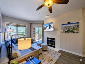 Hidden River Lodge 5969 by SummitCove Lodging