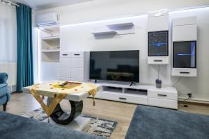 Azur Retreat - Unirii Boulevard Views