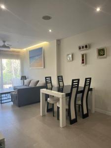 Precioso, apartamento con terraza y piscina