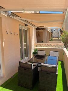 Precioso, apartamento con terraza y piscina