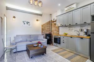 Cozy Garden House