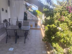 Lagea Blue