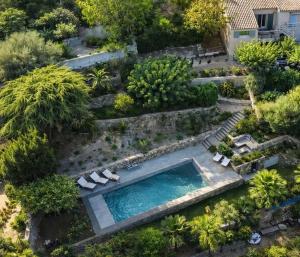 Villa Cressonnière, Évasion avec piscine