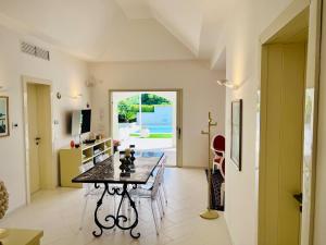Villa Lucia with swimming pool 30 meters from the beach