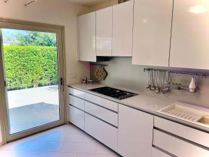 Villa Lucia with swimming pool 30 meters from the beach