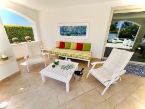 Villa Lucia with swimming pool 30 meters from the beach
