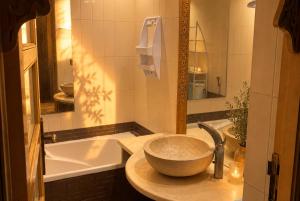 Authentic Moroccan Luxury 4 Suites & Private Pool