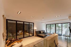 Stylish 3BR Retreat in Serene Luxury Setting