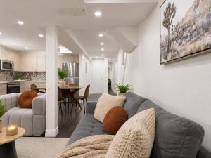 Chic & Spacious 2BR Home Near Yonge St