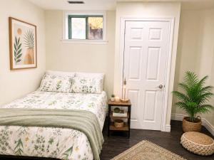 Chic & Spacious 2BR Home Near Yonge St