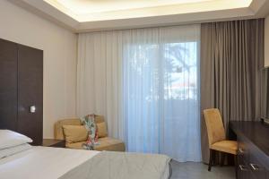  Classic Double Room with Side Sea View