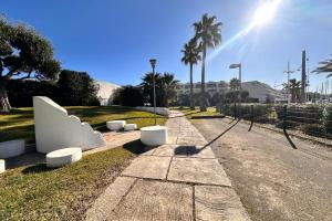 Studio Les Jardins du Port Port Camargue avec piscine à 2 pas de la plage