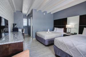 Beach House Inn with POOL & Hot Tub