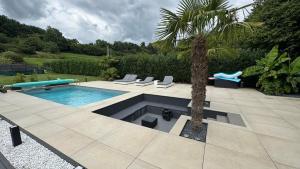 Villa Baloo with pool and hot tub