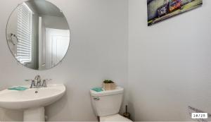 Spacious 4BR Home Near Denver & DIA