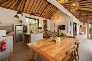 2BR Stylish Villa Te Anuanua with Private Pool