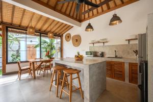 2BR Stylish Villa Te Anuanua with Private Pool