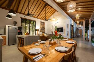 2BR Stylish Villa Te Anuanua with Private Pool