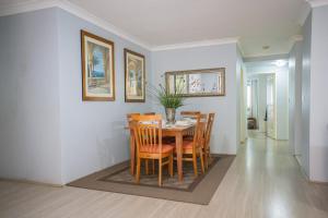 Stylish Homebush Stay, Balcony, Parking, Sleeps 6