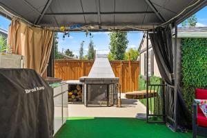 Alpine Elegance Modern 2BR Suite