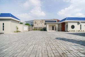 M Villa