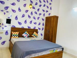 sunset suits Beach Apartment Candolim Goa