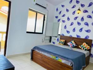 sunset suits Beach Apartment Candolim Goa