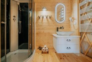 Jurta na Wypasie - luksusowy namiot z widokiem na góry - Jacuzzi, Sauna, Split AC, Private, Star View