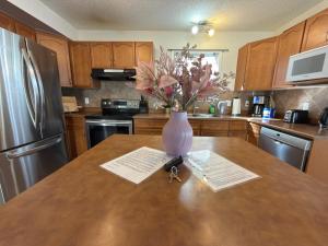 Spacious & Private Retreat near West Edmonton Mall
