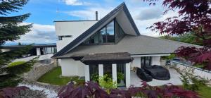 Hilltop luxury villa with mini golf, indoor pool spa