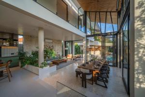 The Line - 5BR Luxury Villa with Cinema & Hot Tub