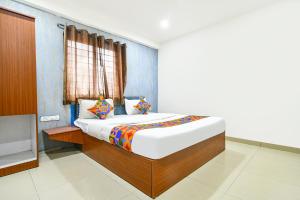 FabHotel The Cozy Stay